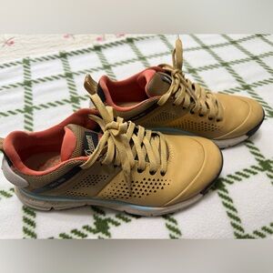Women’s Danner Hiking Shoes 8.5 M